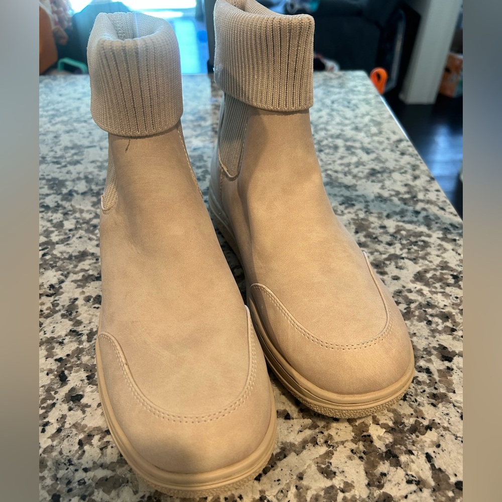 Men's Beige Ribbed Ankle Boots - Picture 2 of 3